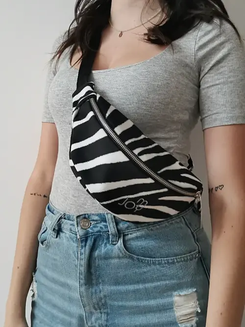 nerka welurowa mała czarny wąż (kopia)