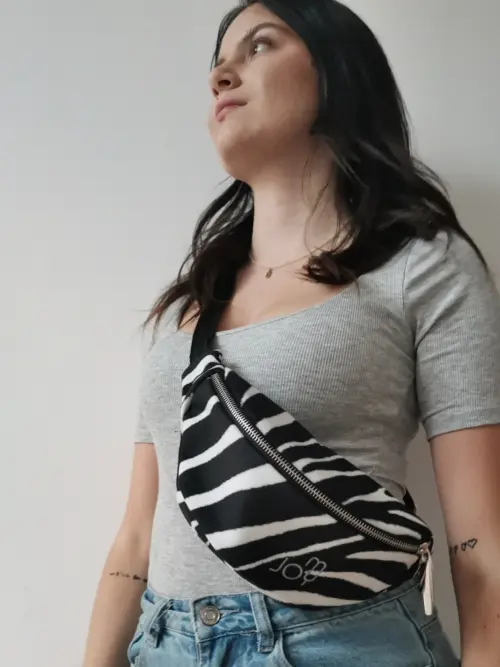 nerka welurowa mała czarny wąż (kopia)