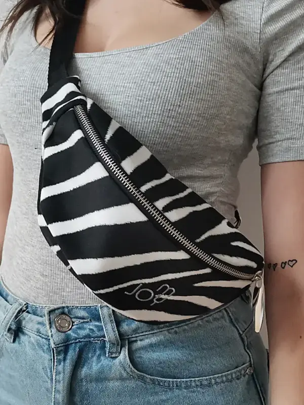 nerka welurowa mała czarny wąż (kopia)