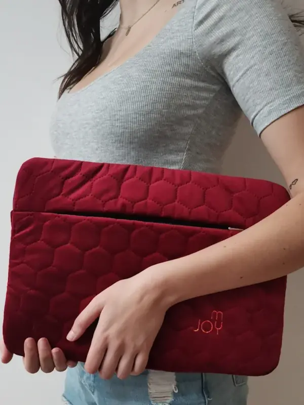 etui welurowe na laptop 15.6" bordo