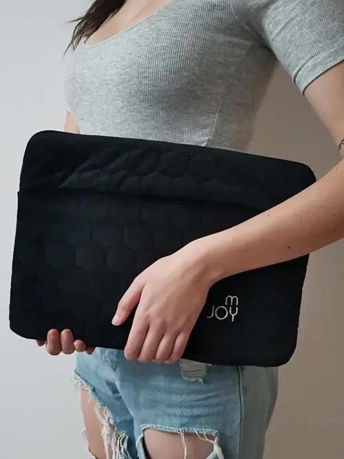 etui welurowe na laptop 15.6" czarny