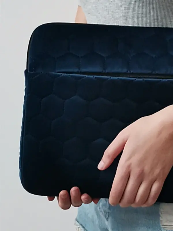 etui welurowe na laptop 15.6" granat