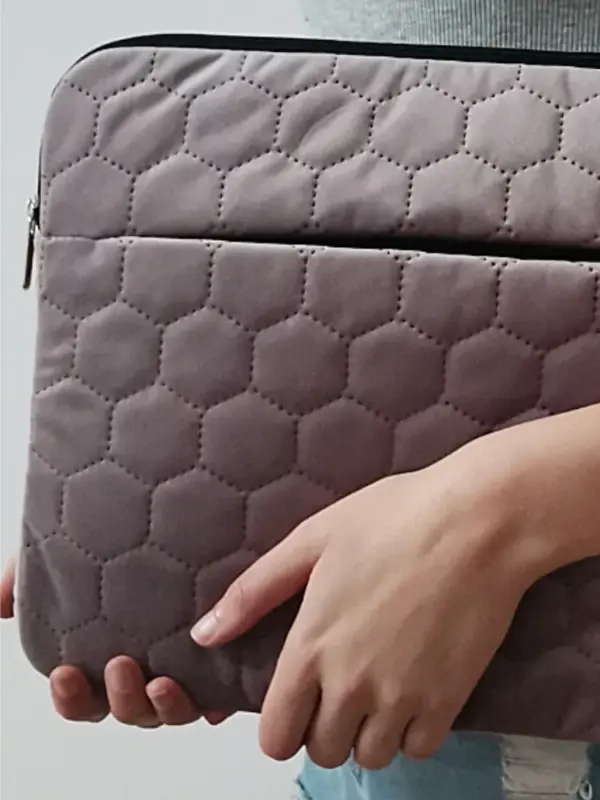 etui welurowe na laptop 15.6" pudrowy róż