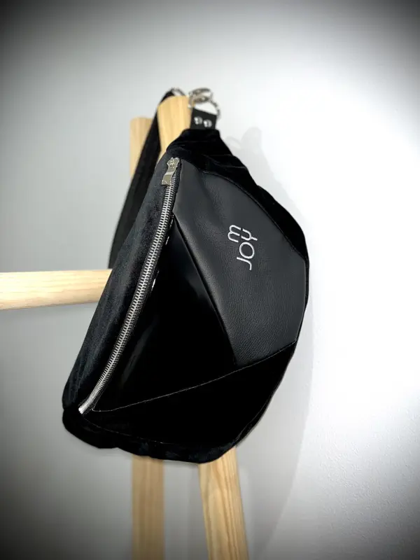 nerka damska czarna z motywem złotych liści (kopia)